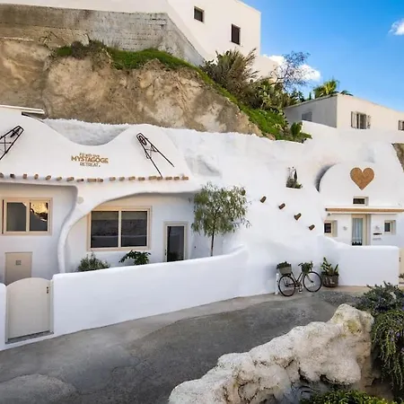 Villa Mystagoge Retreat Cave With An Indoor Pool And Gym Vóthon