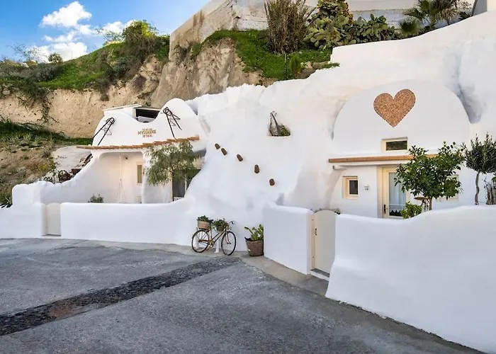 Villa Mystagoge Retreat Cave With An Indoor Pool And Gym *